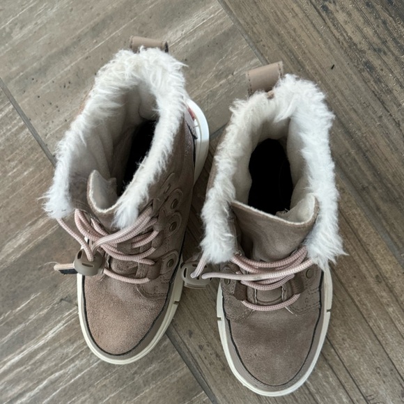 Girls Sorel Explorer Next Joan Waterproof Boot size 1 - Picture 3 of 9